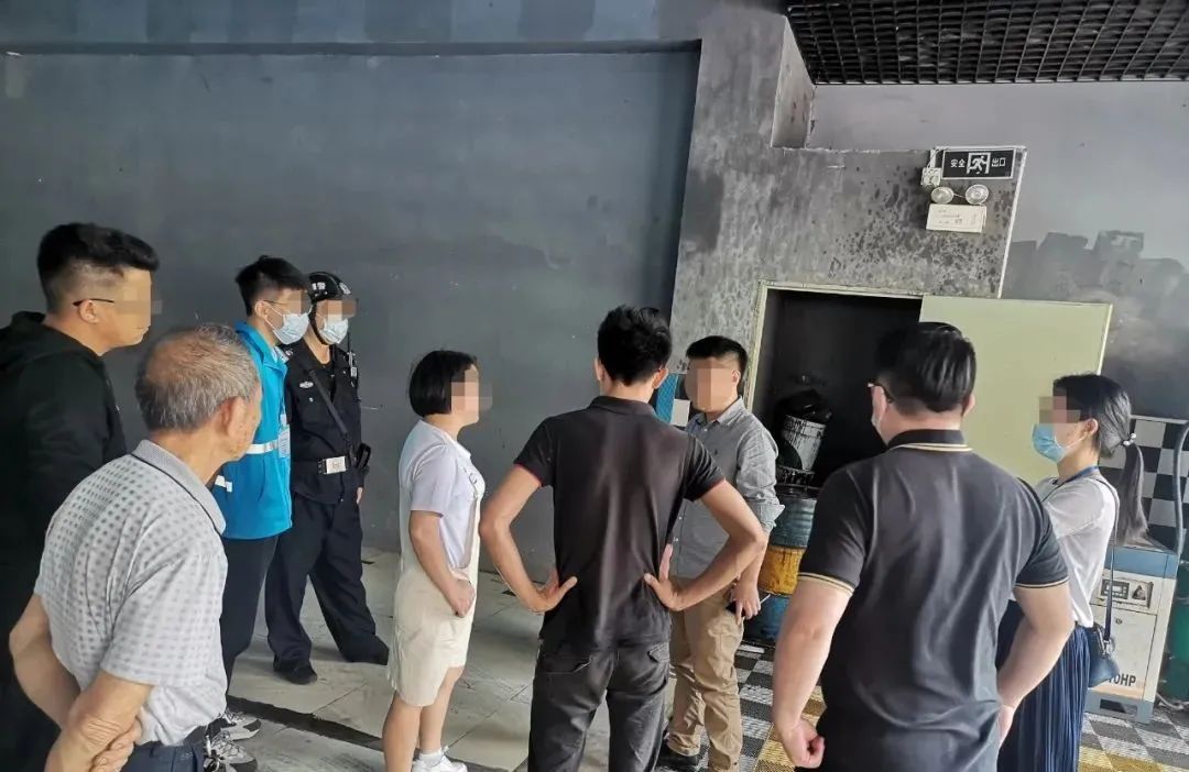 废机油属于危险废物！一汽车公司交给无证经营者处置最少罚60万元！新固废法时代危废仓库建设参考标准！不想被罚赶紧看！